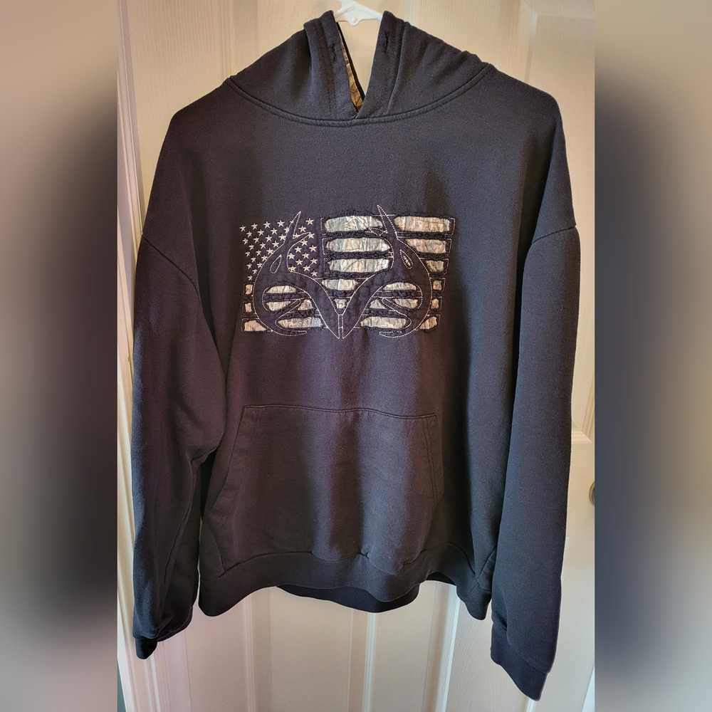 Realtree Buckhorn River Men's XL Extra Large Distressed Sweatshirt Black Camo
